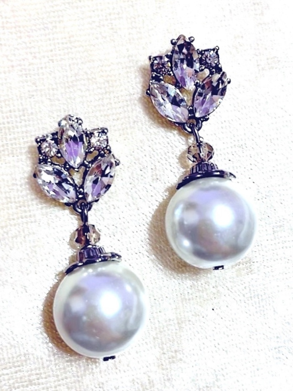 Pearl drop earrings